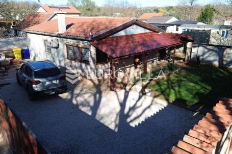 Istra, Medulin, atraktivna prizemnica okružena prirodom