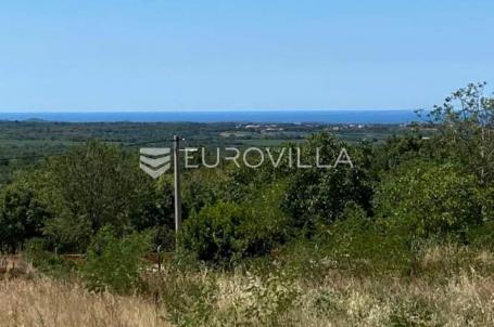 Istra, Višnjan - građevinsko zemljište 583 m2 sa predivnim pogledom na more