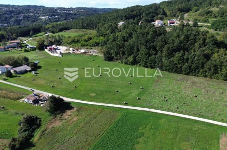 Pazin, Rijavac, prostrano zemljište okruženo prirodom