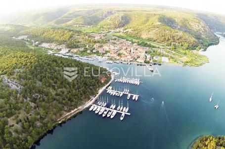 Šibenik, Krka, atraktivno građevinsko zemljište unutar nacionalnog parka