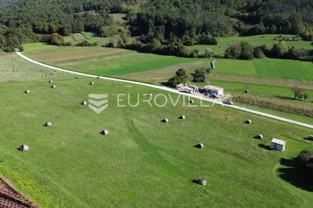 Pazin, Rijavac, građevinsko zemljište nadomak centra Pazina
