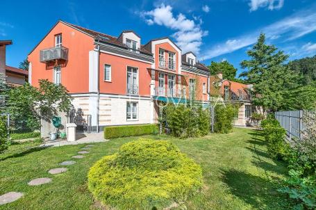Samobor, Centar prekrasna obiteljska kuća 588 m² na parceli 920 m²