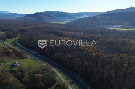 Motovun, Livade, PRILIKA građevinsko zemljište u netaknutoj prirodi