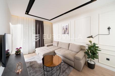 Rijeka, Centar, novouređen luksuzan stan 115 m² s tri apartmana