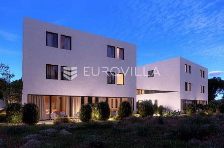 Brodarica, prekrasan stan na prvom katu, 71,29 m2