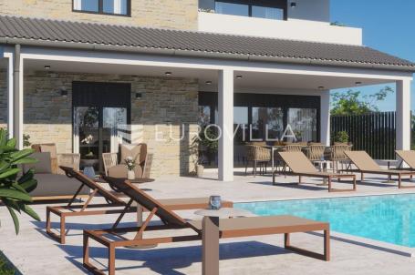 Zadar, Murvica, zemljište površine 830 m² s ishodovanom građevinskom dozvolom