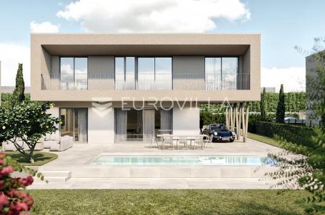 Istra, Kaštelir, građevinsko zemljište 809m2 s projektom i pravomoćnom građevinskom dozvolom