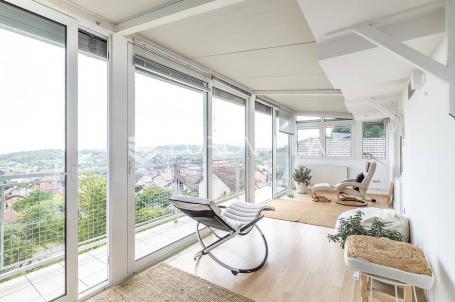 Zagreb, Gračani, prekrasan četverosoban dvoetažni stan, NKP 207,80 m2