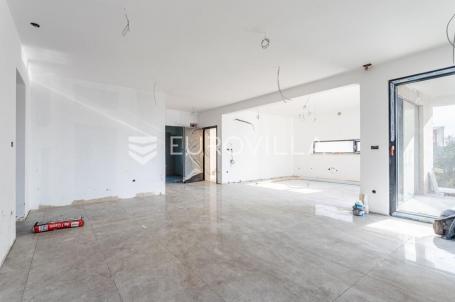 Rogoznica, Zečevo Rogozničko, moderan trosoban stan na 1. katu