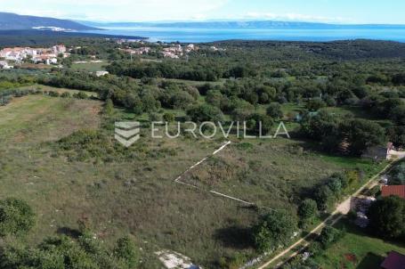 Istra, Krnica, izuzetan građevinski teren s pogledom na more, pravomoćna građevinska dozvola