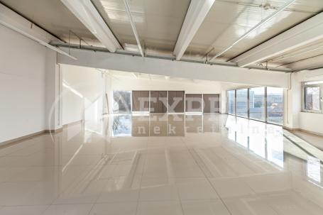 Izdaje se poslovni prostor kod restorana Princ, 530m2