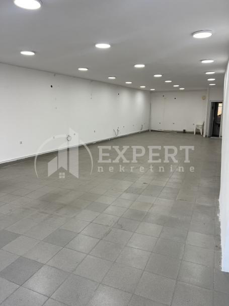Izdaje se poslovni prostor 240m2