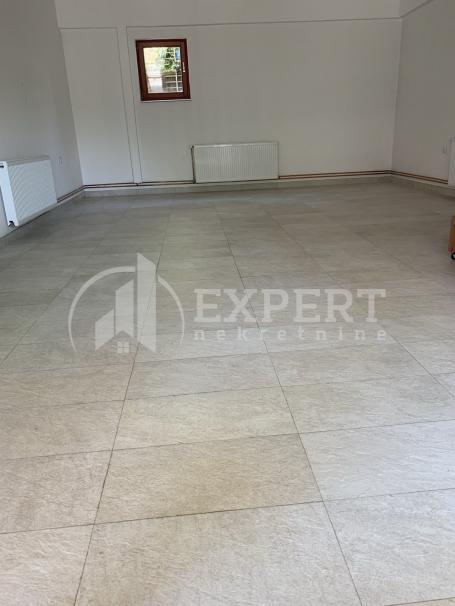 Izdaje se odličan lokal kod hotela Tami, 46m2