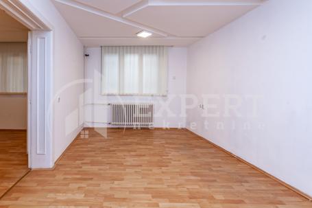 Poslovni prostor 3.0 u centru Niša, 68m2