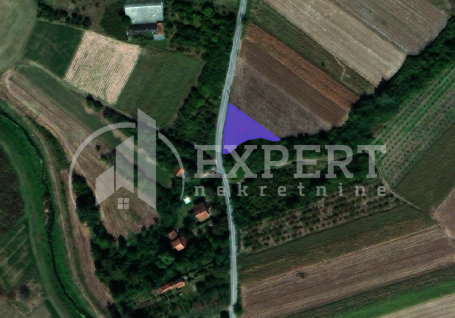 Lep  plac za gradnju, 755m2, na putu Mezgraja-Donja Toponica