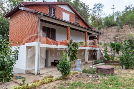 Kuća  u  vikend naselju Sv. Petka, Veliki Drenovac, 248 m2, na  placu  od  967 m2
