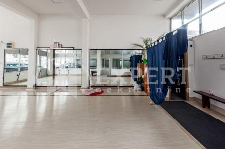 Ulični lokal 51m2 u blizini Narodnog Pozorišta