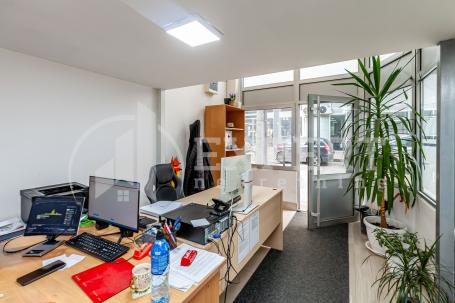 Lokal 60m2 dva nivoa, centar grada