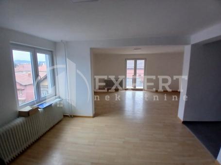 Odličan trosoban stan u kući. 93m2, 3. sprat- potkrovlje, Duvanište