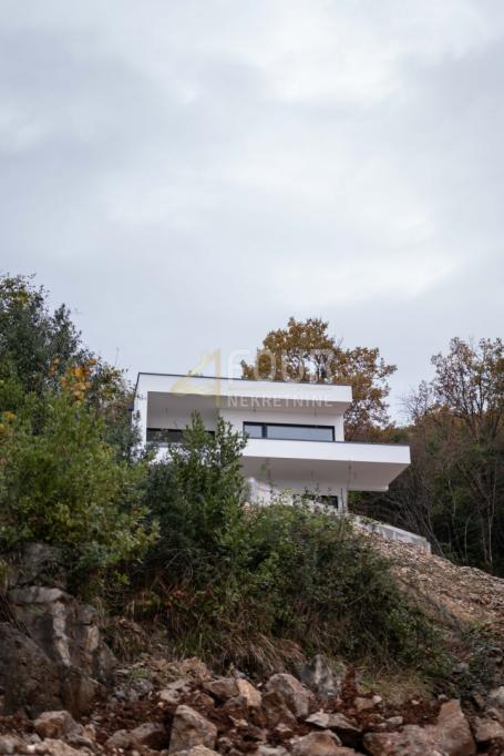 Opatija, novogradnja, vila s bazenom, pogled na more