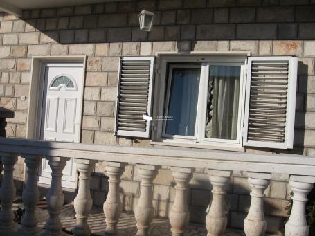 Nekretnine Crna Gora, Herceg Novi, Srbina