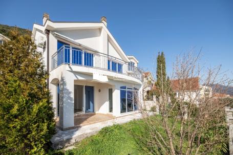 Property in Montenegro, Herceg Novi, Bijela