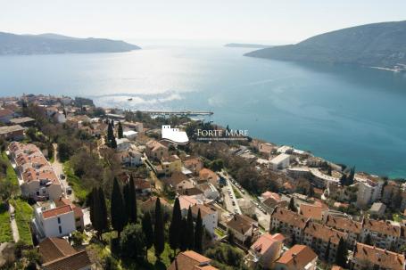 Nekretnine Crna Gora, Herceg Novi, Crveni krst