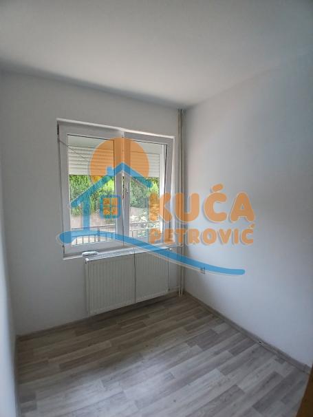 Izdaje se kompletna kuća na Bubnju, idealna za poslovni prostor, 270m2