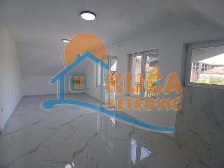 Izdaje se poslovni prostor u Cetinjskoj ulici, 150m2