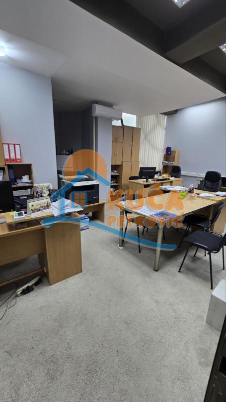 Izdaje se lokal u Zoni 2, 37m2
