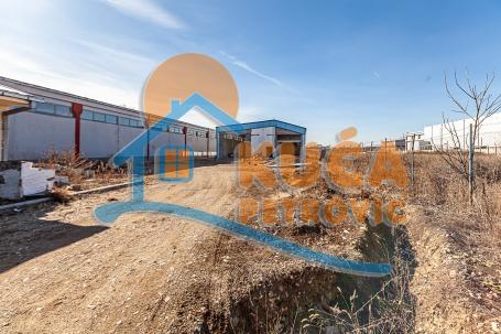 Poslovni  objekat  u  izgradnji, 326 m2, plac  od  9.641 m2, Mramorsko  brdo