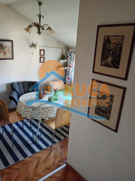 Super ponuda! Prelep trosoban stan, 83m2 + 2 lođe 12 m2, 4. sprat, kod Tehničkih fakulteta