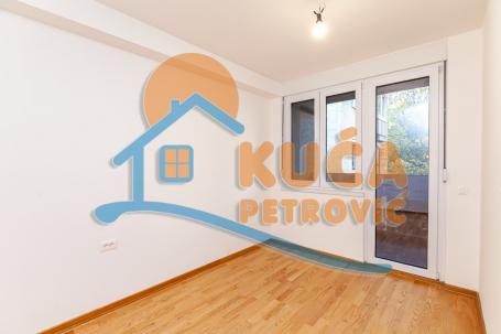 Na prodaju četvorosobni stan kod Čaira