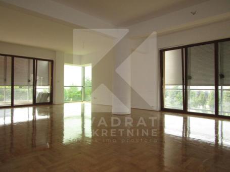 Prodaja, Trosoban stan, Podgorica, Kruševac, 138m2