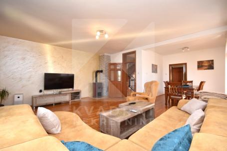 Izdavanje, Četvorosoban stan, Podgorica, Tološi, 160m2