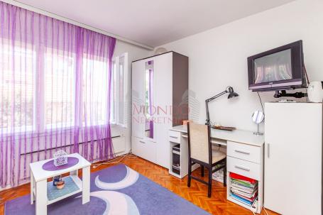 Dvospratna kuća na trošarini, ta, , Niš