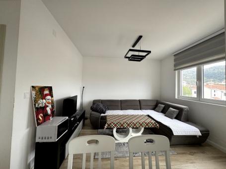 Izdavanje, Stan, 47m2 , Budva