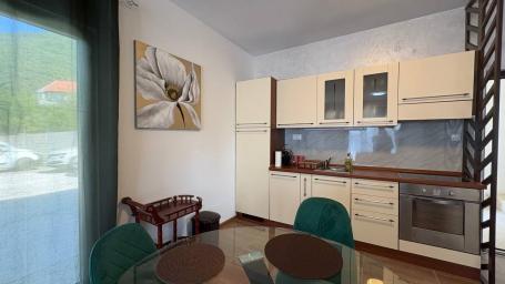Izdavanje, Stan, 70m2 , Tivat