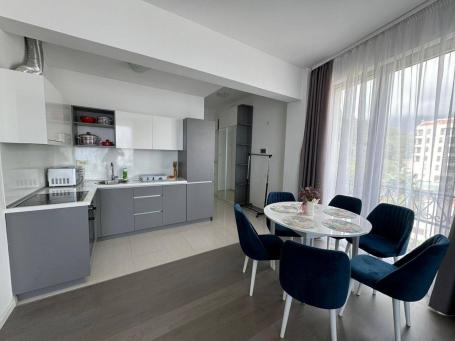 Izdavanje, Stan, 75m2 , BECICI