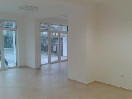 Izdavanje, Poslovni prostor, 100m2 , DONJA LASTVA