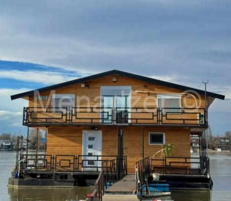 Kuća-Splav, Makiš, 183m2,   pr+1, sa mestom, parking