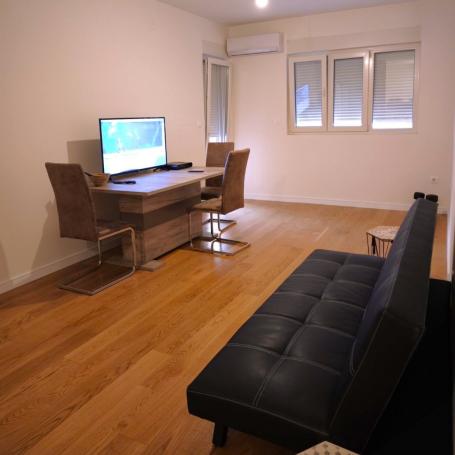 Jednosoban stan, 51m2, Central Point, Podgorica