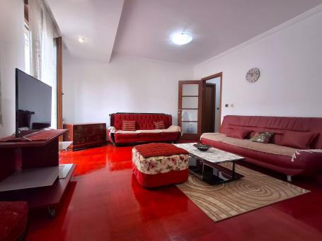 Dvosoban namješten stan, 84m2, Centar, Podgorica