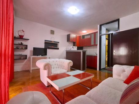 Jednosoban namješten stan, 50m2, Malo Brdo, Podgorica