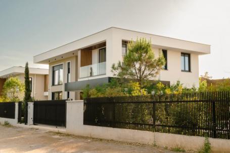 Vila, 262 m2, Gornja Gorica, Podgorica