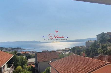 Senj, kuća sa 6 apartmana, podzemni parking
