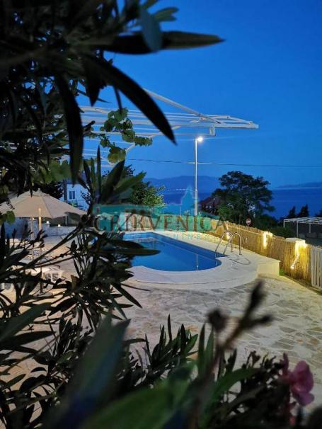 NOVI VINODOLSKI - PANSION 200 m OD PLAŽE