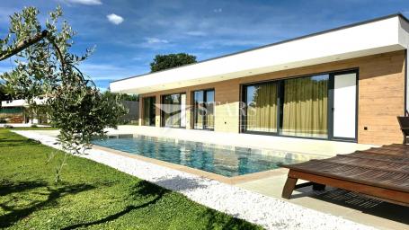 Istra, Labin - Vila sa 2 stana i bazenom, novogradnja 