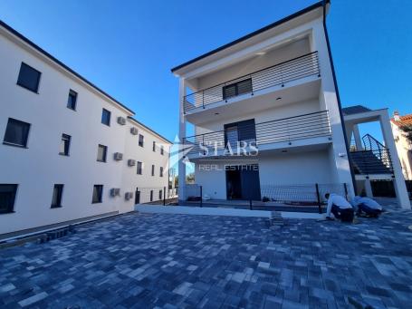 Otok Krk , Čižići 2S+DB stan u novogradnji