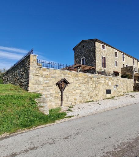 Kuća s čarobnim  pogledom na more u okolici Buja